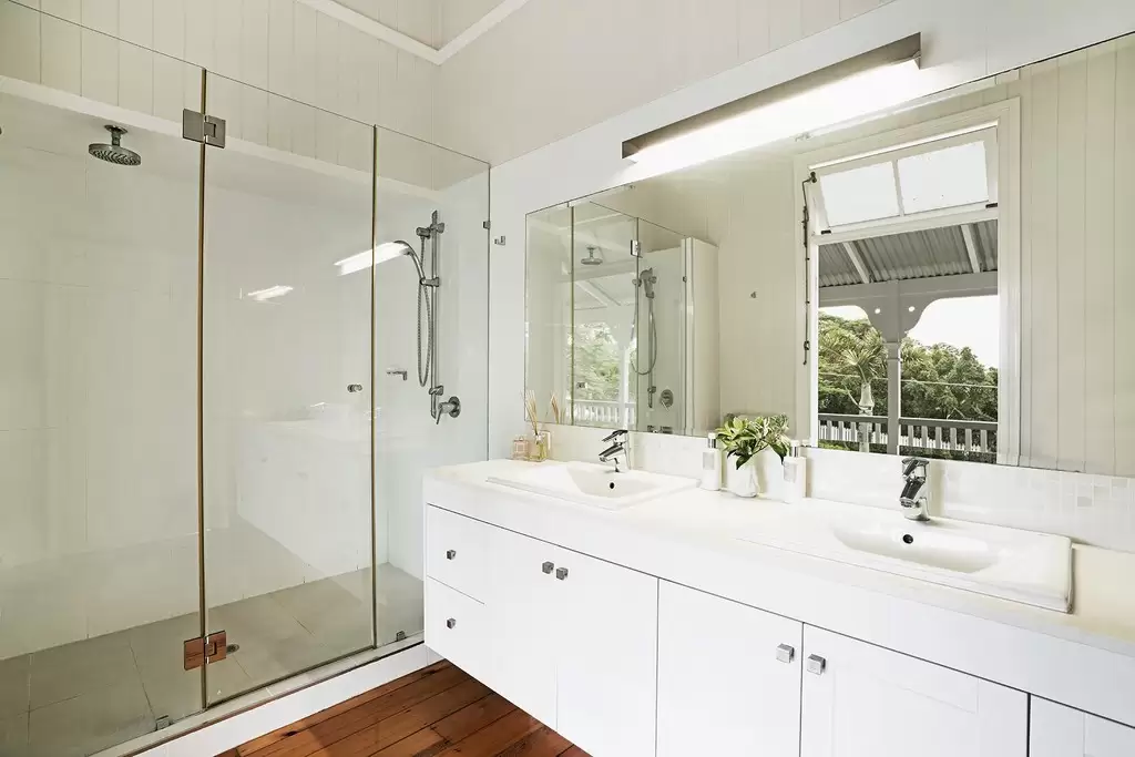 35 Bayview Terrace, Clayfield Sold by Queensland Sotheby's International Realty - image 1