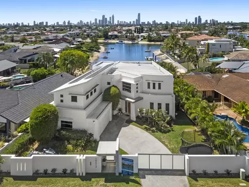20 Edinburgh Road, Benowa Waters Sold by Queensland Sotheby's International Realty