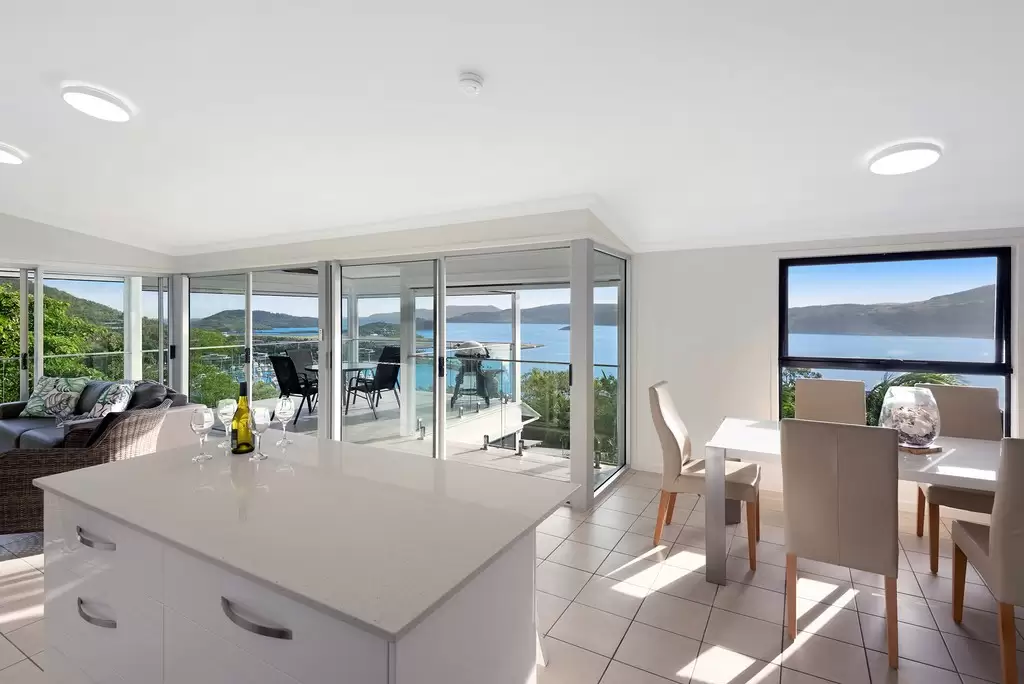 Oasis 20/5 Banksia Court, Hamilton Island Sold by Queensland Sotheby's International Realty - image 1