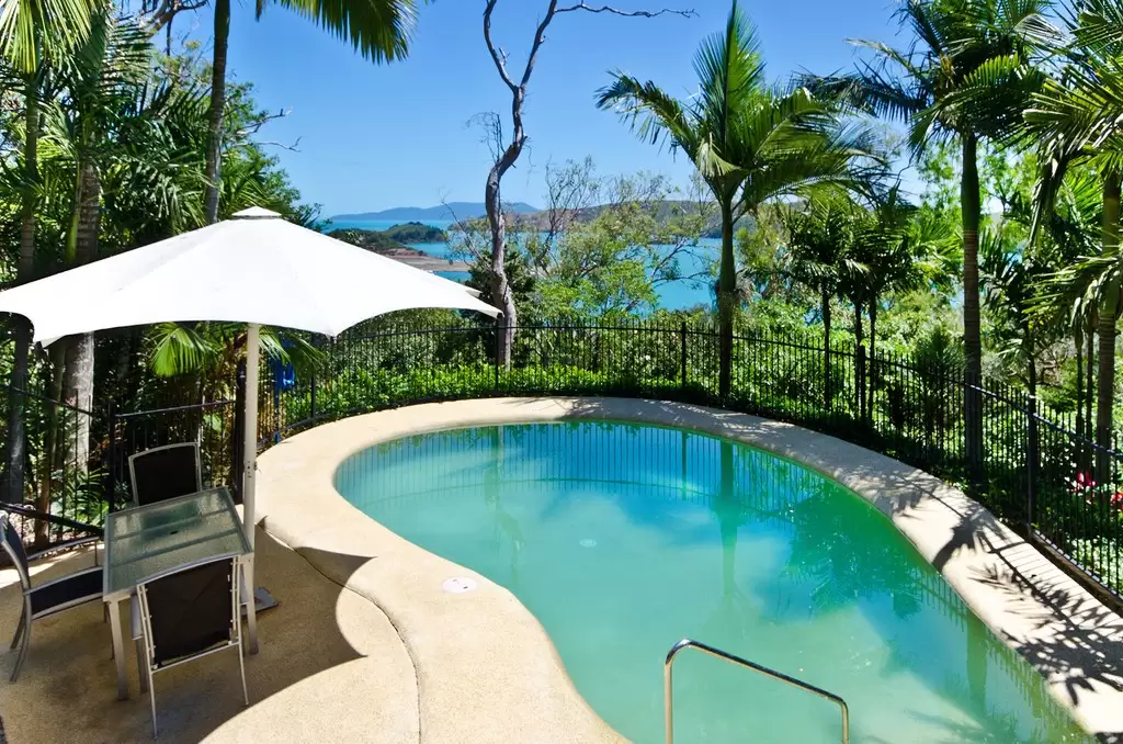 Oasis 20/5 Banksia Court, Hamilton Island Sold by Queensland Sotheby's International Realty - image 1