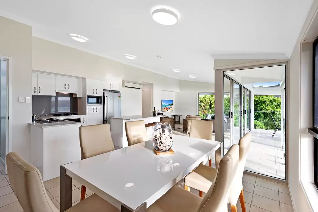 Oasis 20/5 Banksia Court, Hamilton Island Sold by Queensland Sotheby's International Realty - image 1