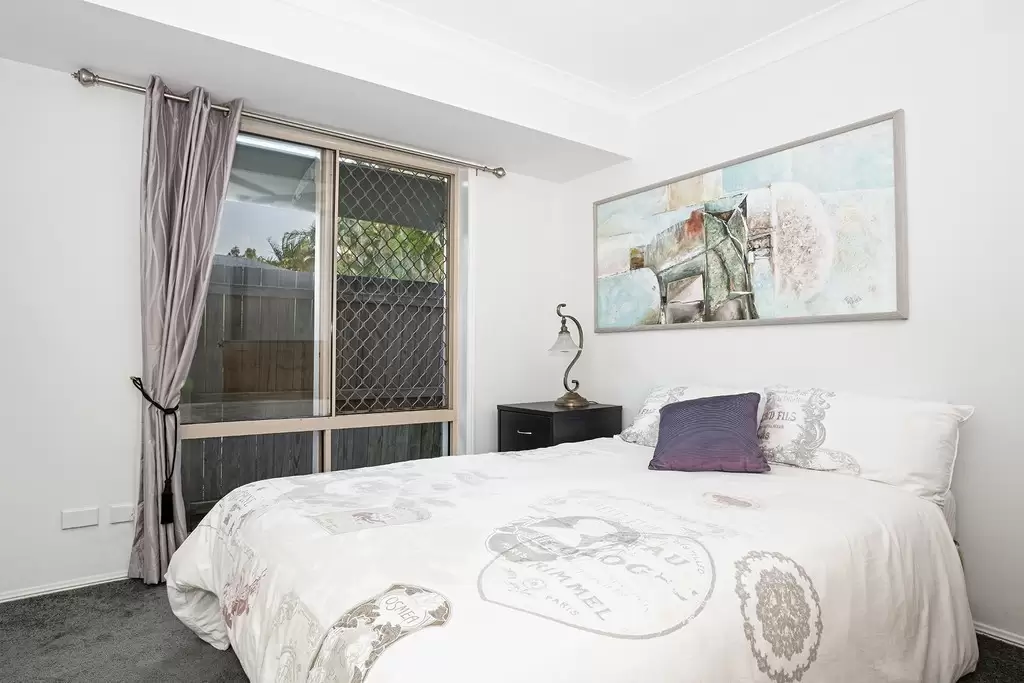 62/88 Cotlew Street East, Southport Sold by  - image 1