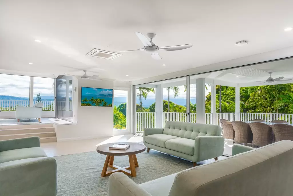 2 Murphy Street, Port Douglas Sold by Queensland Sotheby's International Realty - image 1