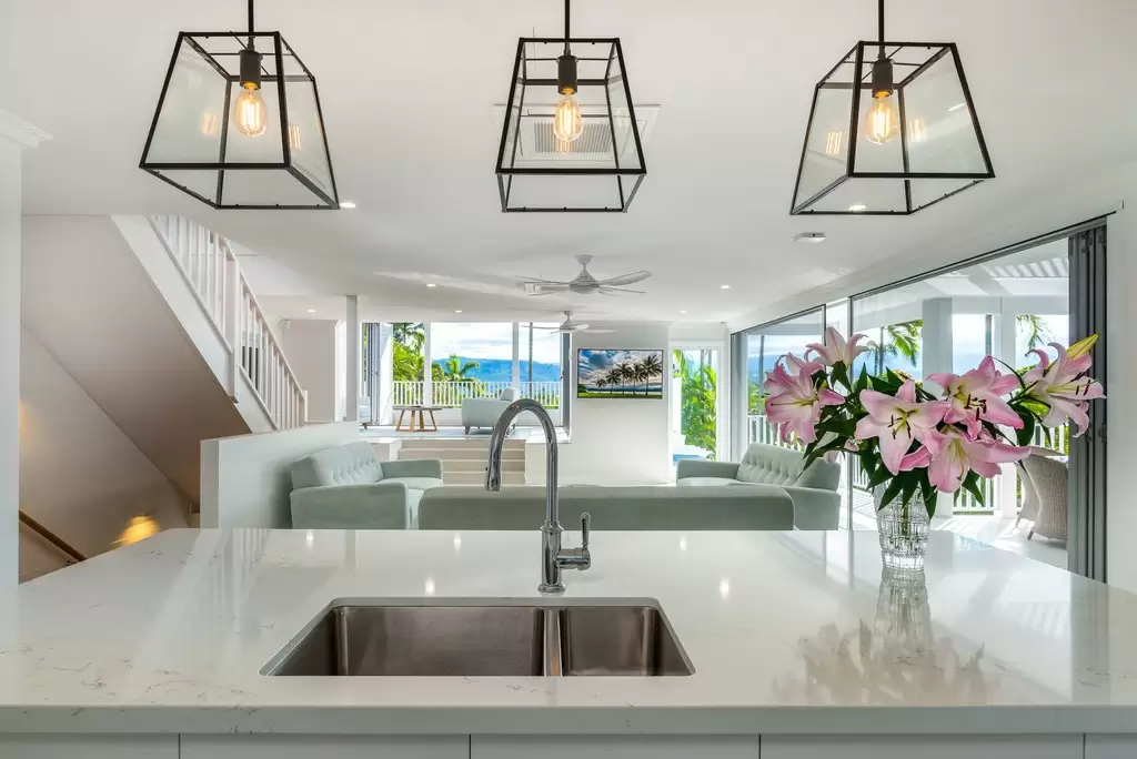 2 Murphy Street, Port Douglas Sold by Queensland Sotheby's International Realty - image 1