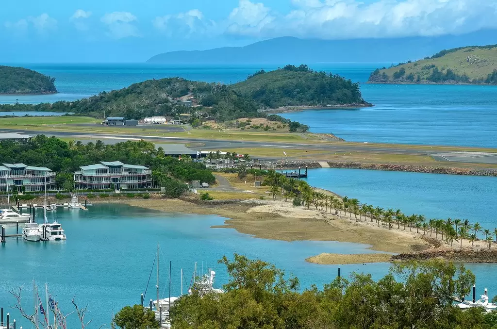Oasis 19/5 Banksia Court, Hamilton Island Sold by Queensland Sotheby's International Realty - image 1