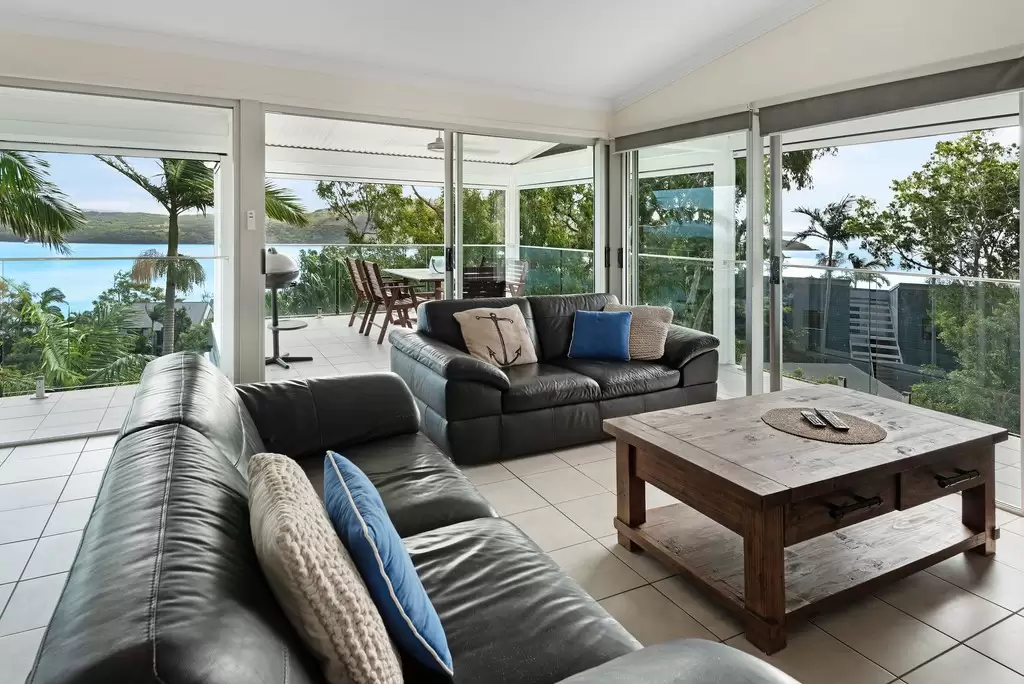 Oasis 19/5 Banksia Court, Hamilton Island Sold by Queensland Sotheby's International Realty - image 1