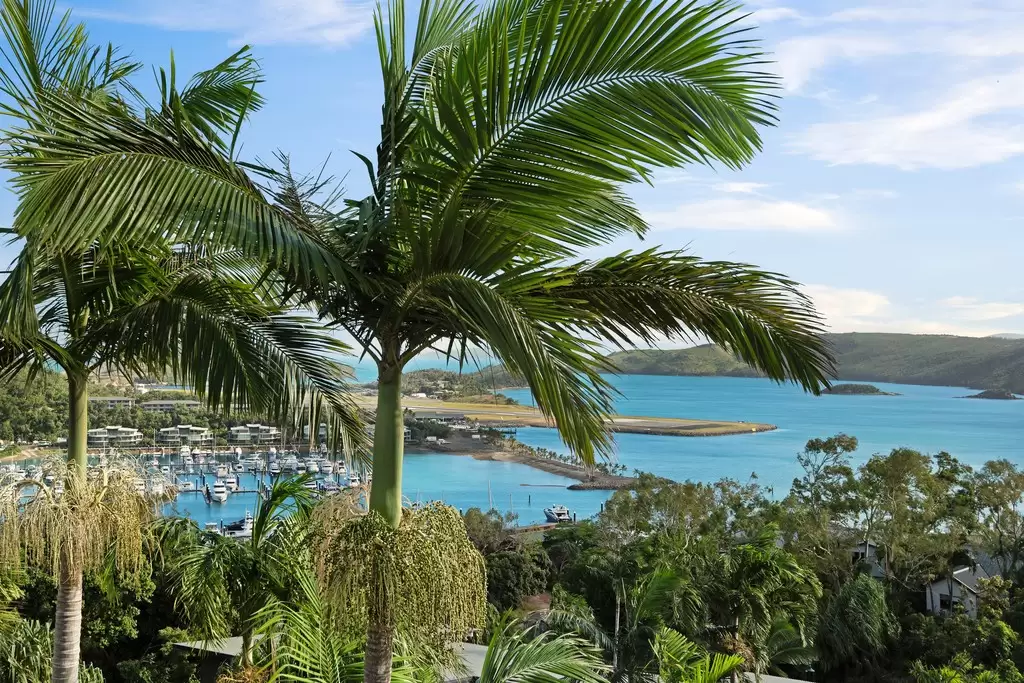 Oasis 19/5 Banksia Court, Hamilton Island Sold by Queensland Sotheby's International Realty - image 1