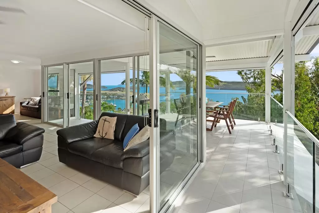 Oasis 19/5 Banksia Court, Hamilton Island Sold by Queensland Sotheby's International Realty - image 1