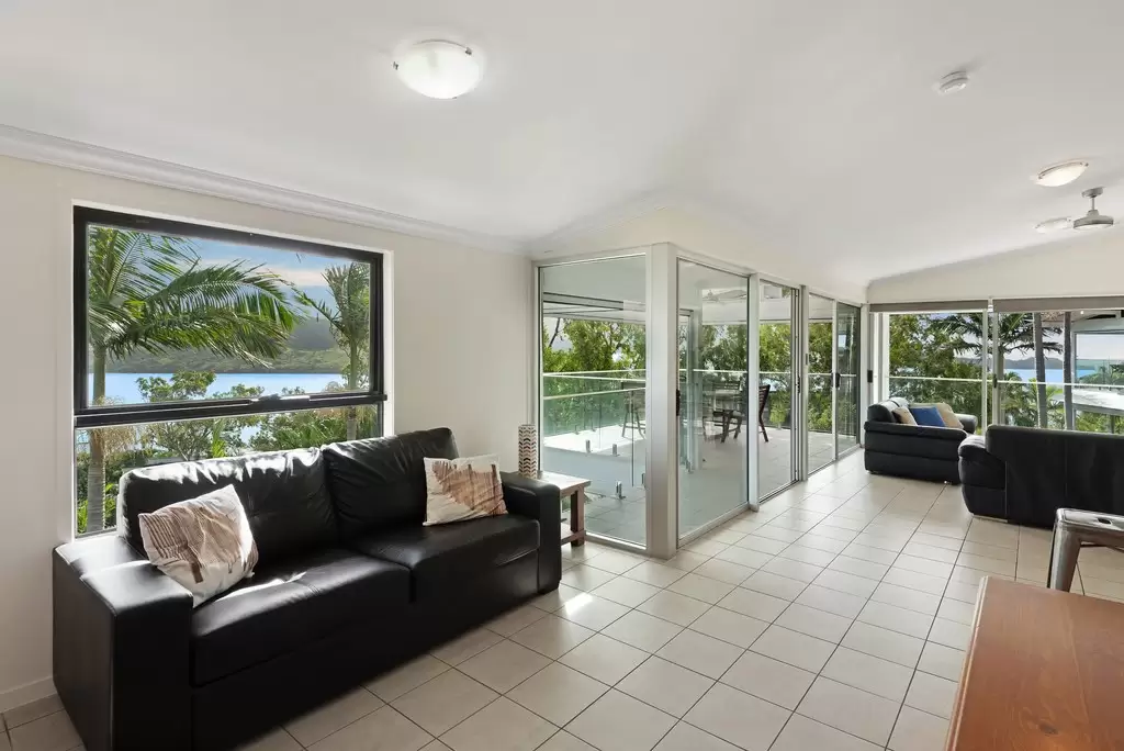 Oasis 19/5 Banksia Court, Hamilton Island Sold by Queensland Sotheby's International Realty - image 1