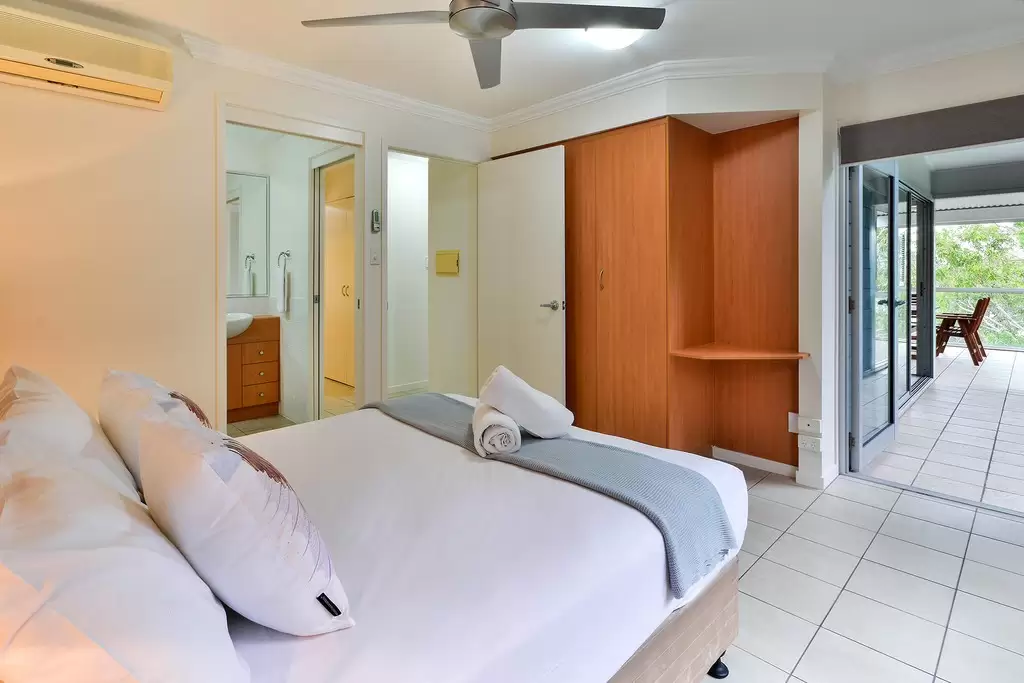 Oasis 19/5 Banksia Court, Hamilton Island Sold by Queensland Sotheby's International Realty - image 1