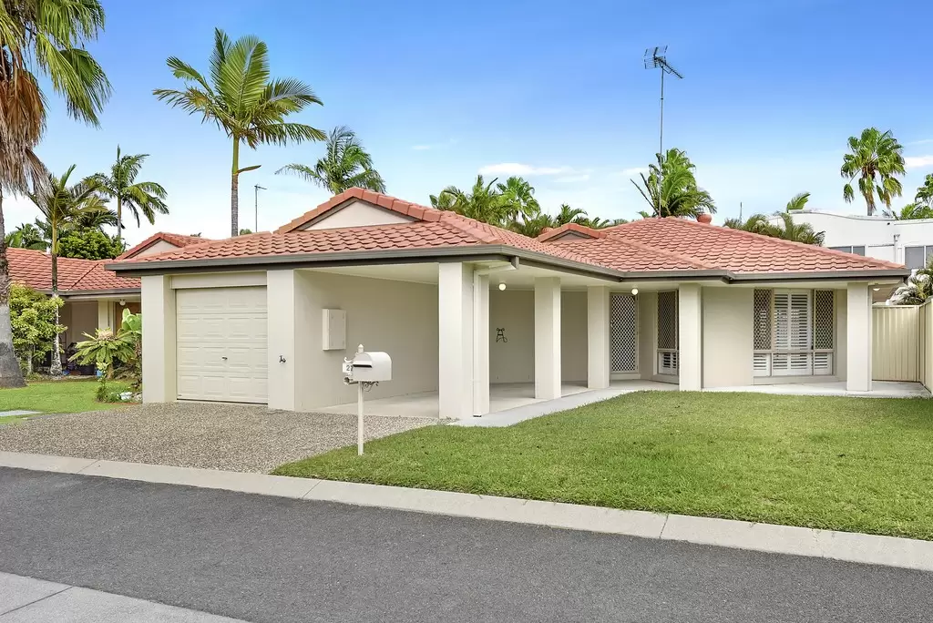27/88 Cotlew Street East, Southport Sold by Queensland Sotheby's International Realty - image 1