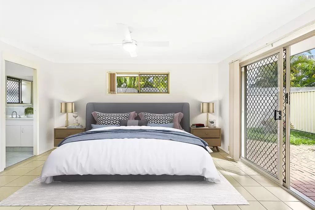 27/88 Cotlew Street East, Southport Sold by Queensland Sotheby's International Realty - image 1