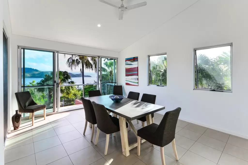 Peninsula 6 18 Whitsunday Boulevard, Hamilton Island Sold by Queensland Sotheby's International Realty - image 1