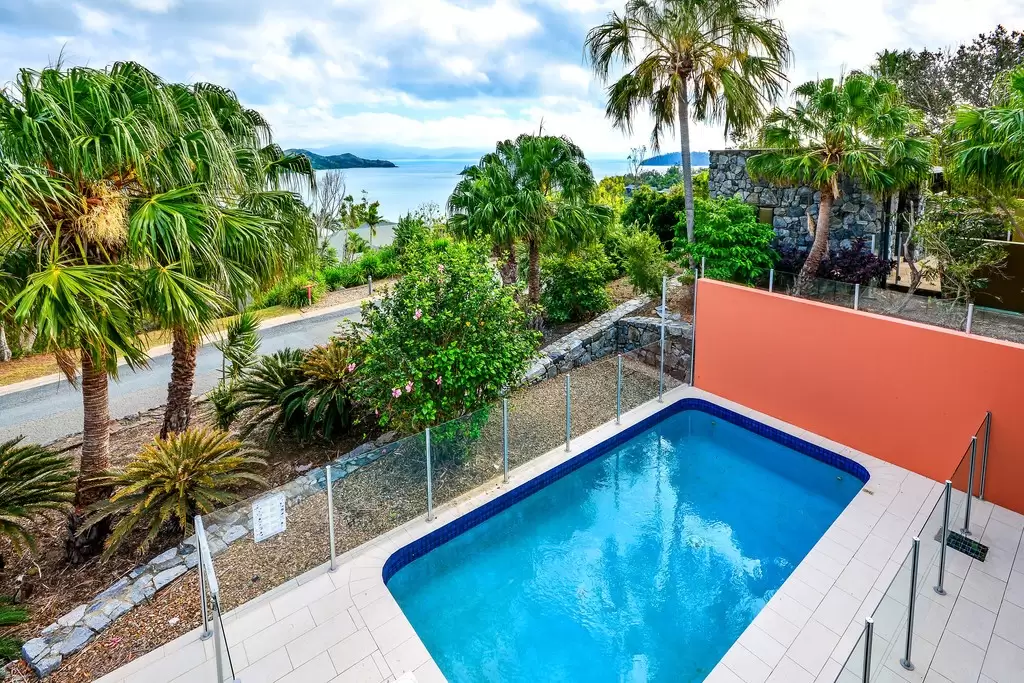Peninsula 6 18 Whitsunday Boulevard, Hamilton Island Sold by Queensland Sotheby's International Realty - image 1