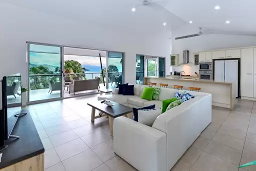 Peninsula 6 18 Whitsunday Boulevard, Hamilton Island Sold by 