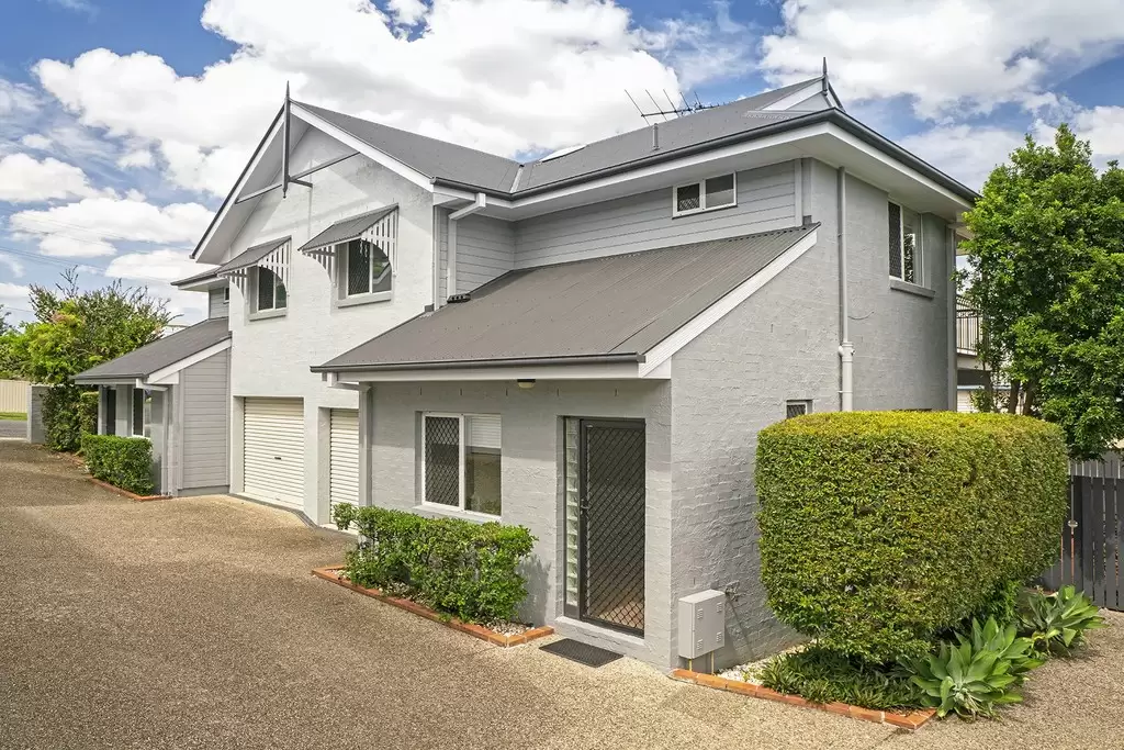 2/45 Morris Street, Wooloowin Sold by Queensland Sotheby's International Realty - image 1