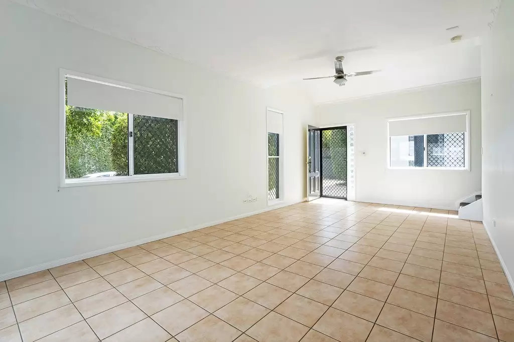 2/45 Morris Street, Wooloowin Sold by  - image 1