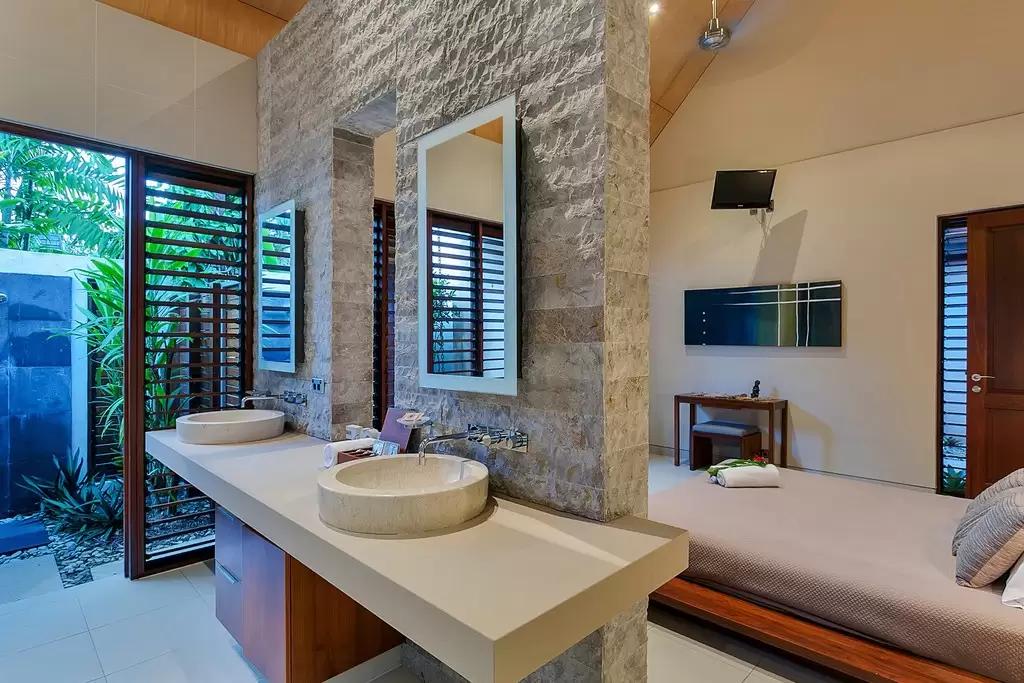 Villa Niramaya, Bale Drive, Port Douglas Sold by Queensland Sotheby's International Realty - image 1