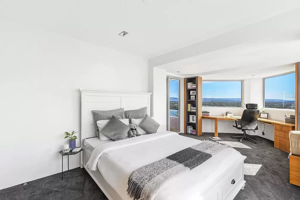 124/12 'Grand Mariner', Commodore Drive, Paradise Waters Sold by  - image 1