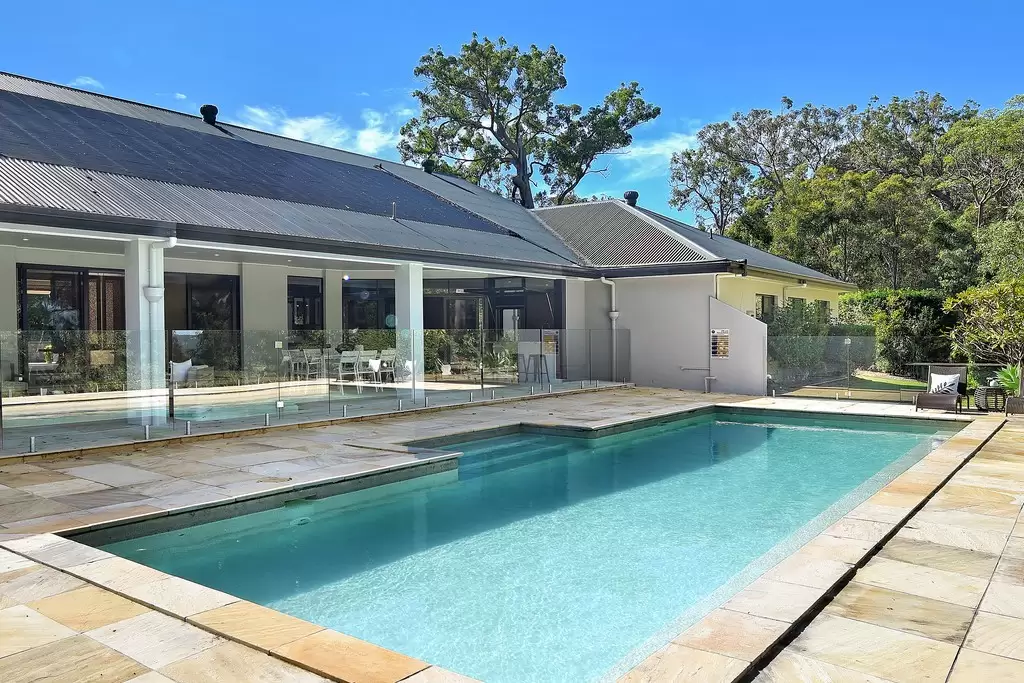 225 Chesterfield Drive, Bonogin Sold by Queensland Sotheby's International Realty - image 1