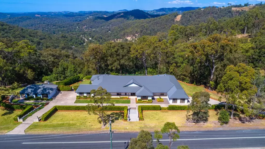 225 Chesterfield Drive, Bonogin Sold by Queensland Sotheby's International Realty - image 1