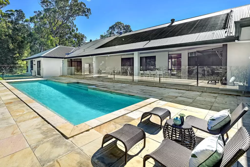 225 Chesterfield Drive, Bonogin Sold by Queensland Sotheby's International Realty - image 1