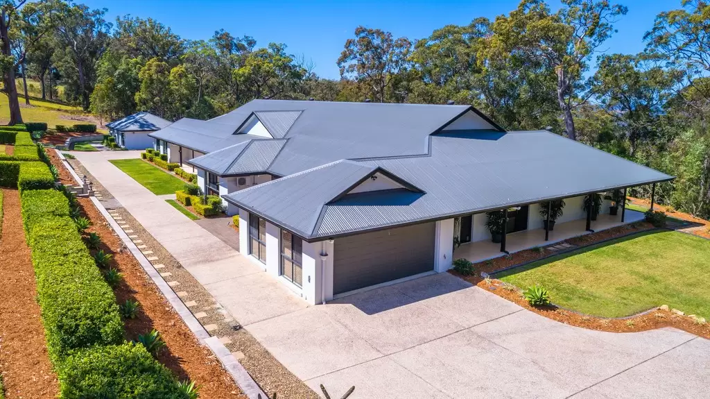 225 Chesterfield Drive, Bonogin Sold by Queensland Sotheby's International Realty - image 1