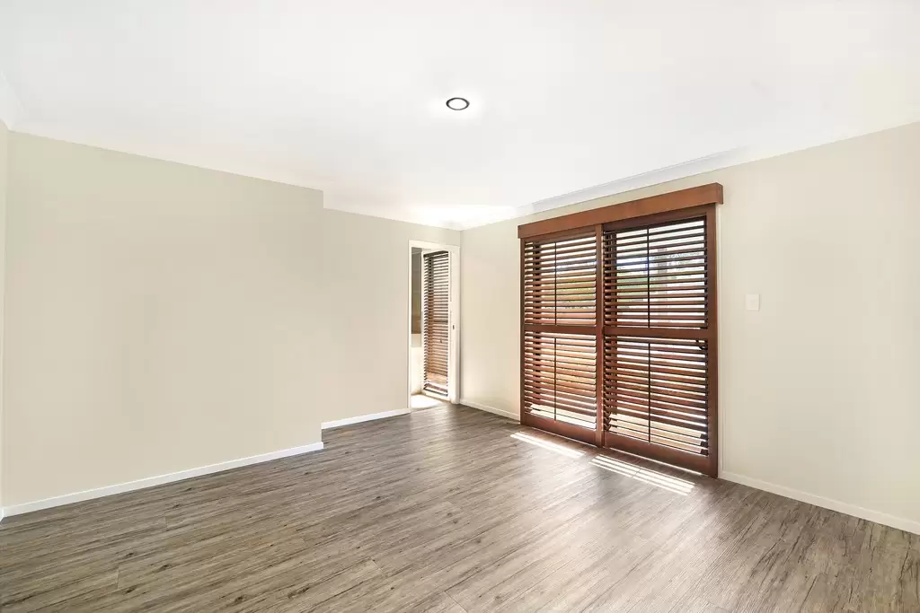 225 Chesterfield Drive, Bonogin Sold by Queensland Sotheby's International Realty - image 1