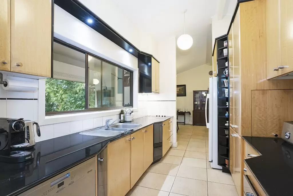 598 Boston Road, Chandler Sold by Queensland Sotheby's International Realty - image 1