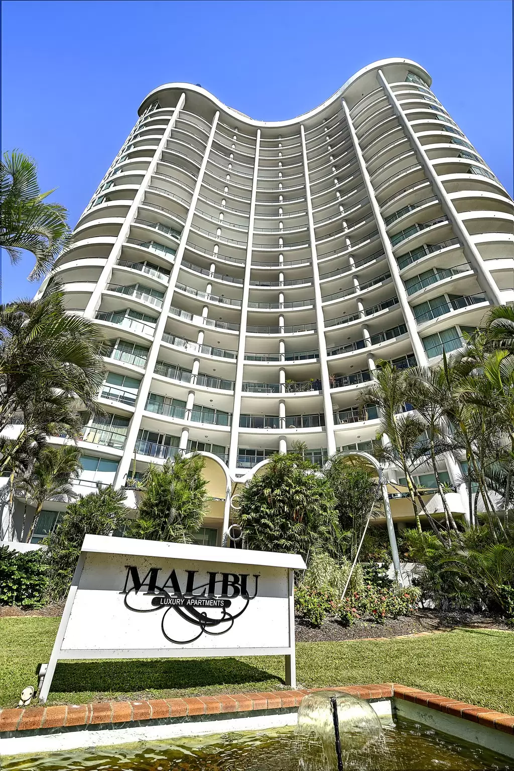 37/3 Tedder Avenue, 'Malibu', Main Beach Sold by  - image 1