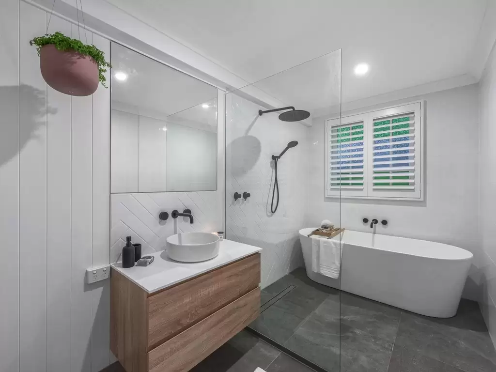 56 Allen Street, Hamilton Sold by Queensland Sotheby's International Realty - image 1