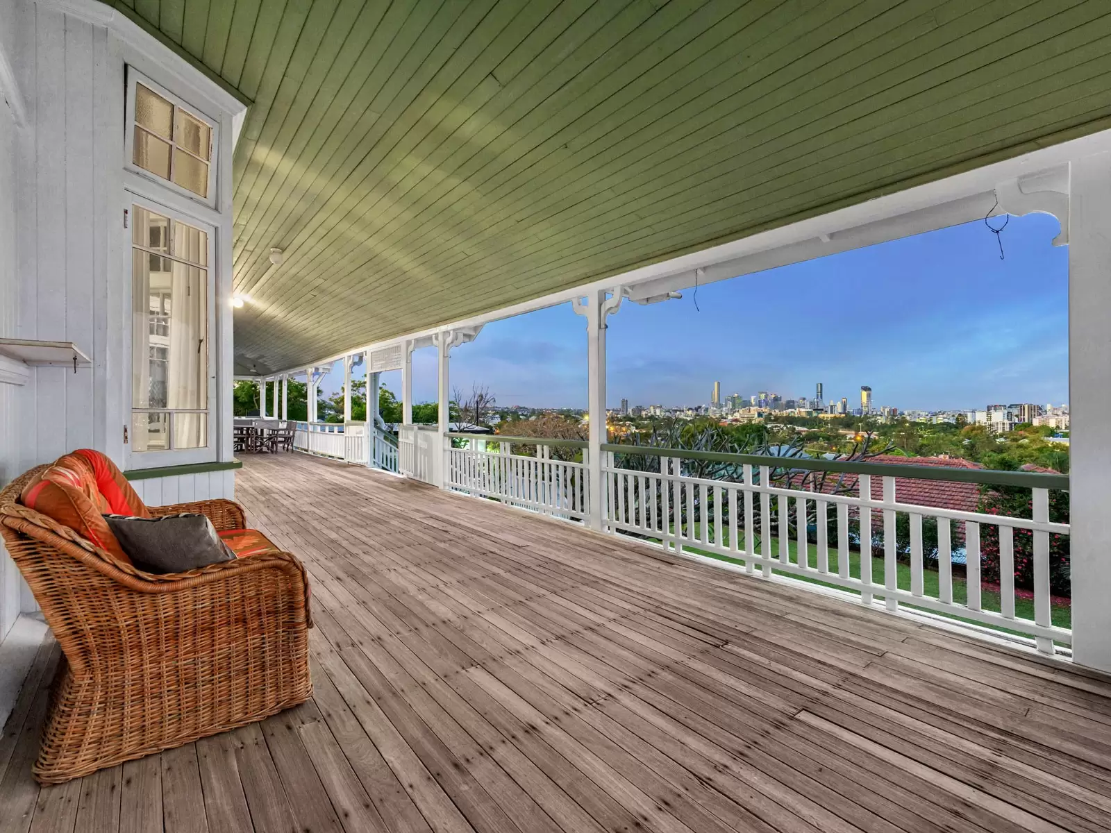34 Miskin Street, Toowong Sold by  - image 1