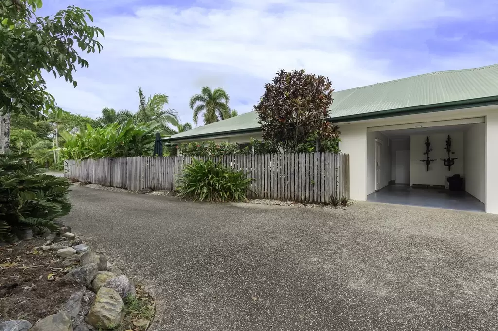 1/13 Pecten Avenue, Port Douglas Sold by  - image 1