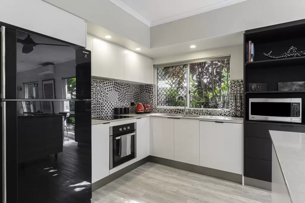 1/13 Pecten Avenue, Port Douglas Sold by  - image 1