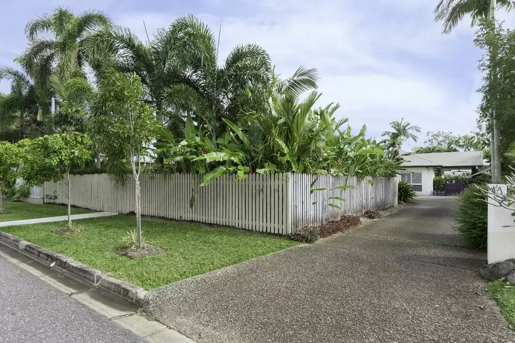 1/13 Pecten Avenue, Port Douglas Sold by  - image 1