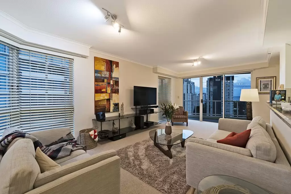 'The Crest', 15 Breaker Street, Main Beach Sold by Queensland Sotheby's International Realty - image 1