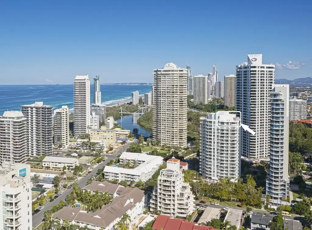 'The Crest', 15 Breaker Street, Main Beach Sold by Queensland Sotheby's International Realty - image 1
