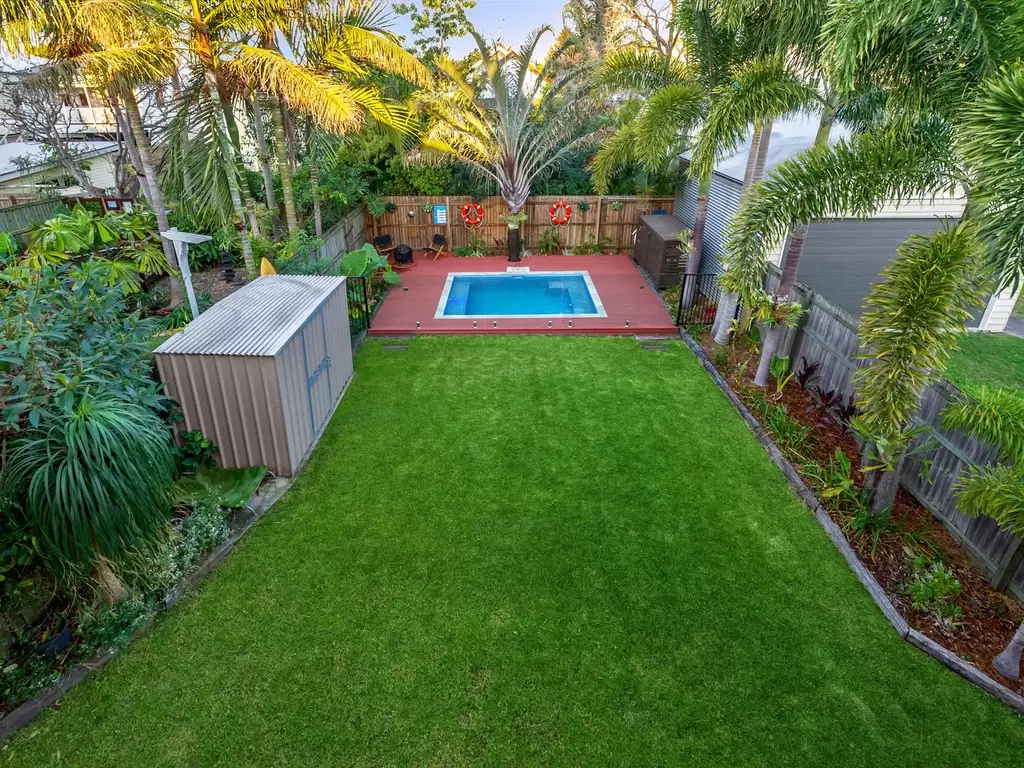 17 Duke Street, Ascot Sold by  - image 1