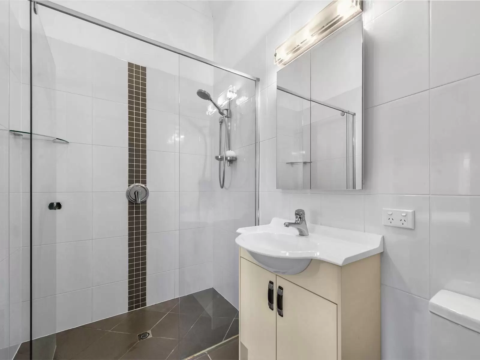 17 Duke Street, Ascot Sold by Queensland Sotheby's International Realty - image 1