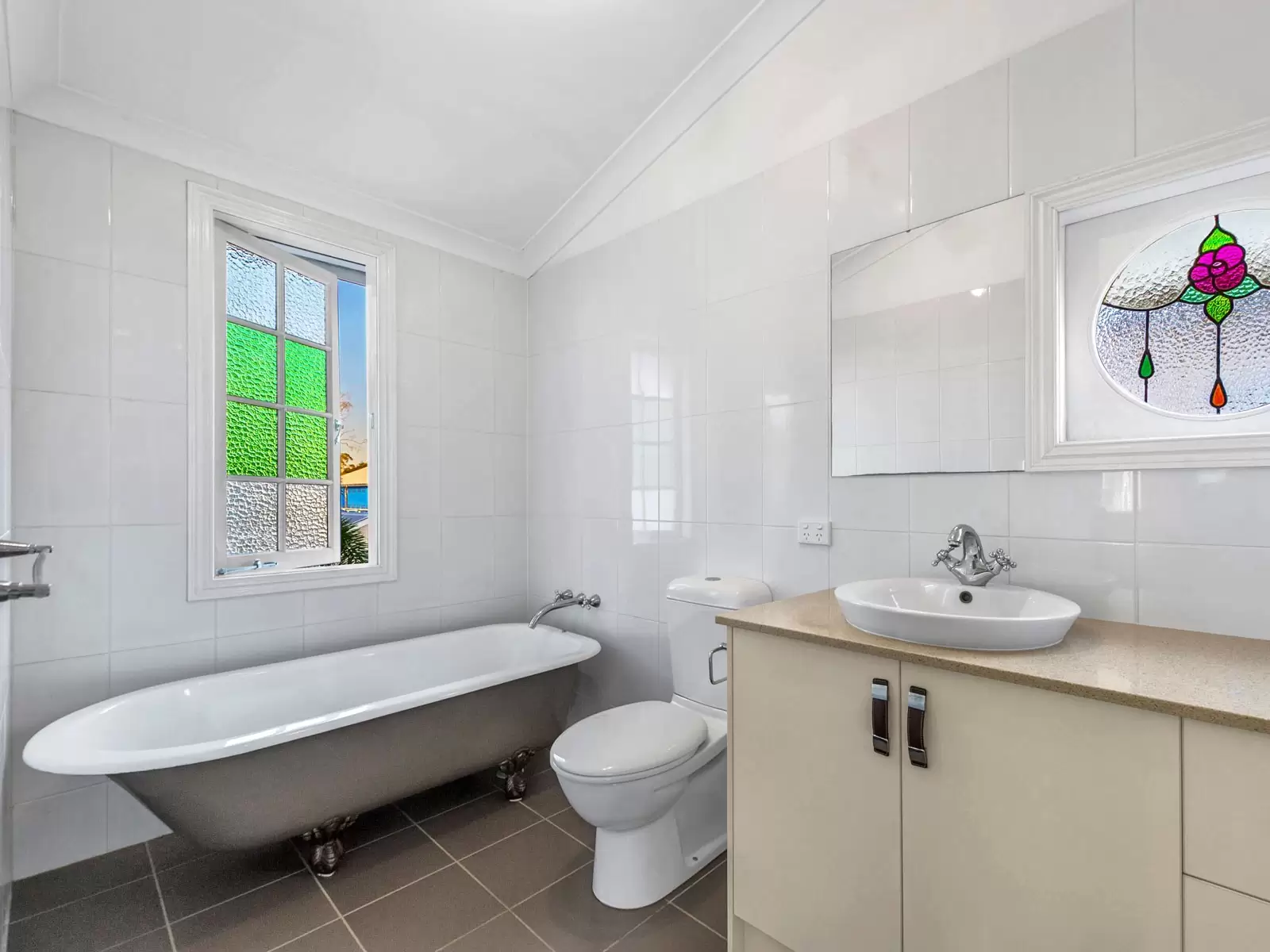 17 Duke Street, Ascot Sold by Queensland Sotheby's International Realty - image 1