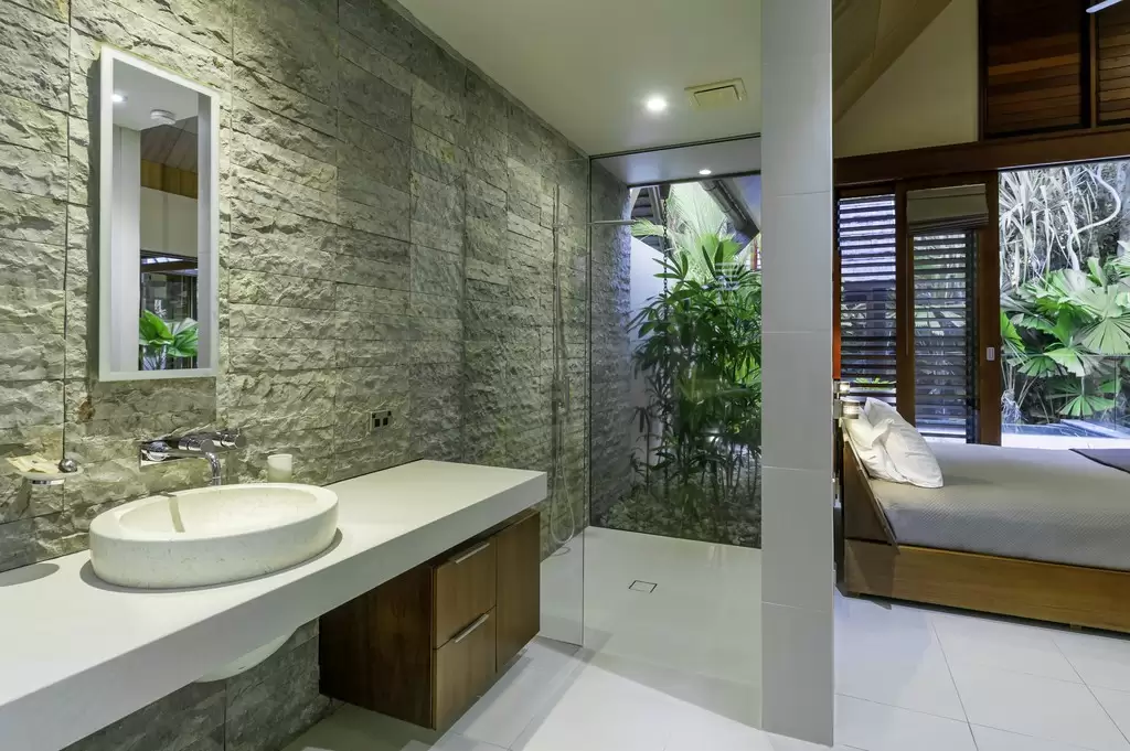 28 Bale Drive, Port Douglas Sold by  - image 1