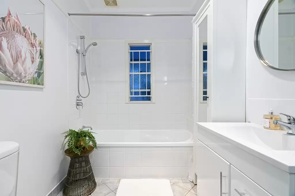 76 Armfield Street, Stafford Sold by Queensland Sotheby's International Realty - image 1