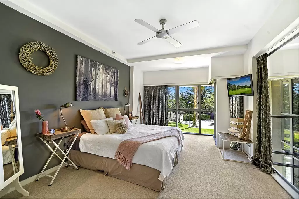 2001/1 'Liberty Panorama' Lennie Avenue, Main Beach Sold by Queensland Sotheby's International Realty - image 1