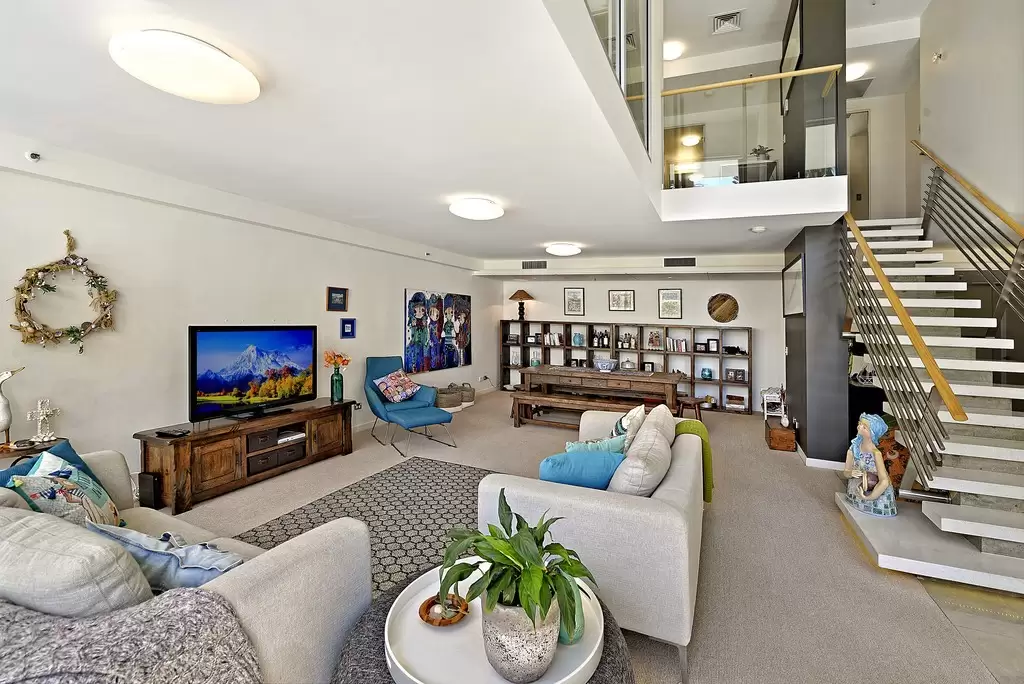 2001/1 'Liberty Panorama' Lennie Avenue, Main Beach Sold by Queensland Sotheby's International Realty - image 1