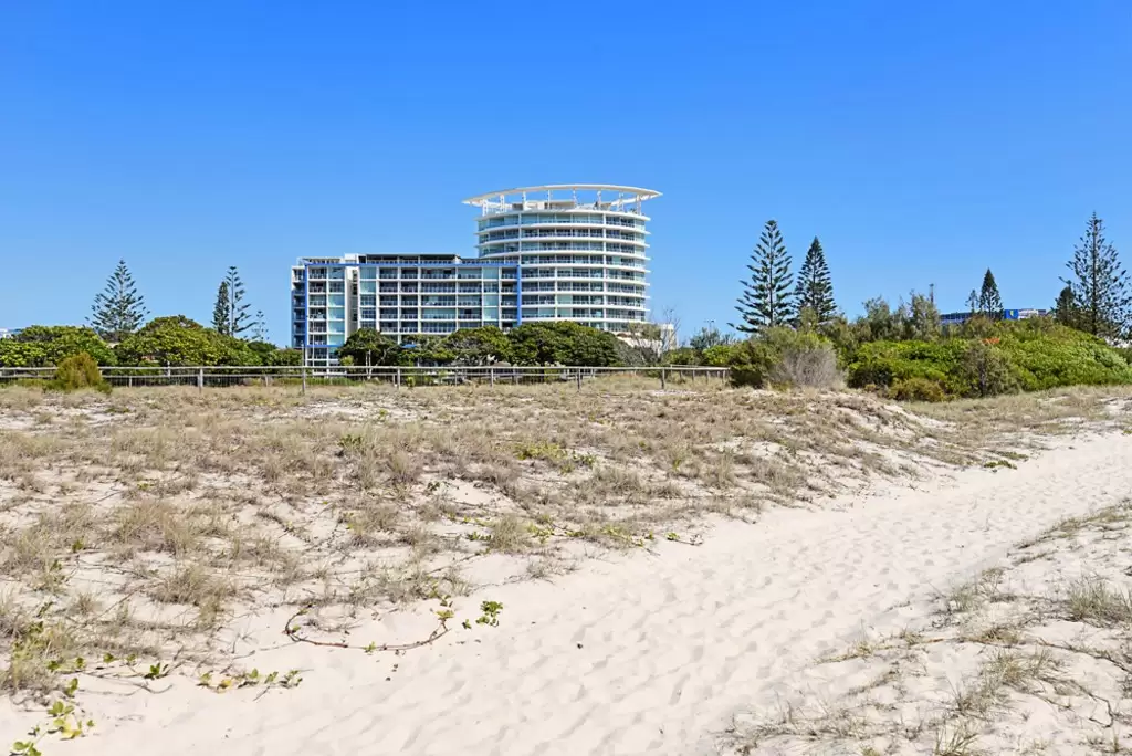 605/2-8 Creek Street, Coolangatta Sold by  - image 1