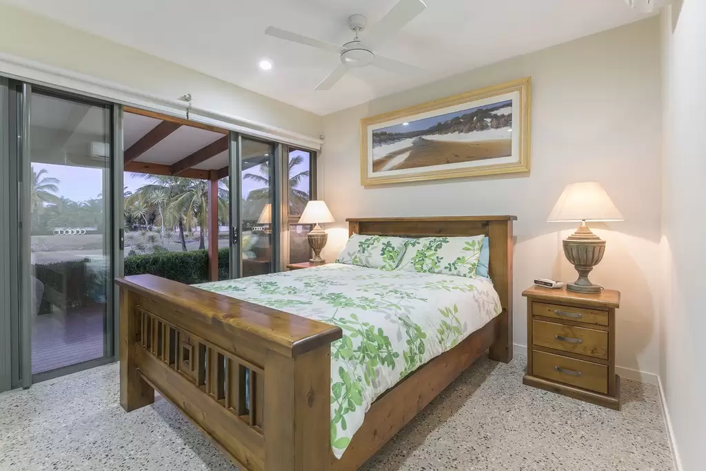 12 Cascade Drive, Port Douglas Sold by  - image 1