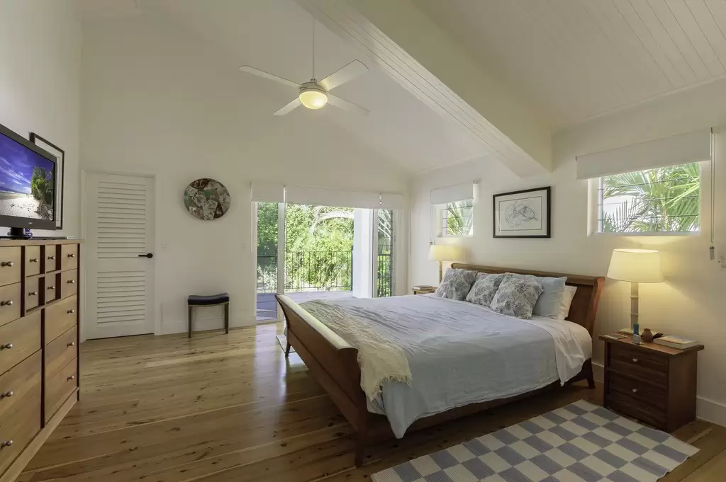 2/62 Garrick Street, Port Douglas Sold by  - image 1
