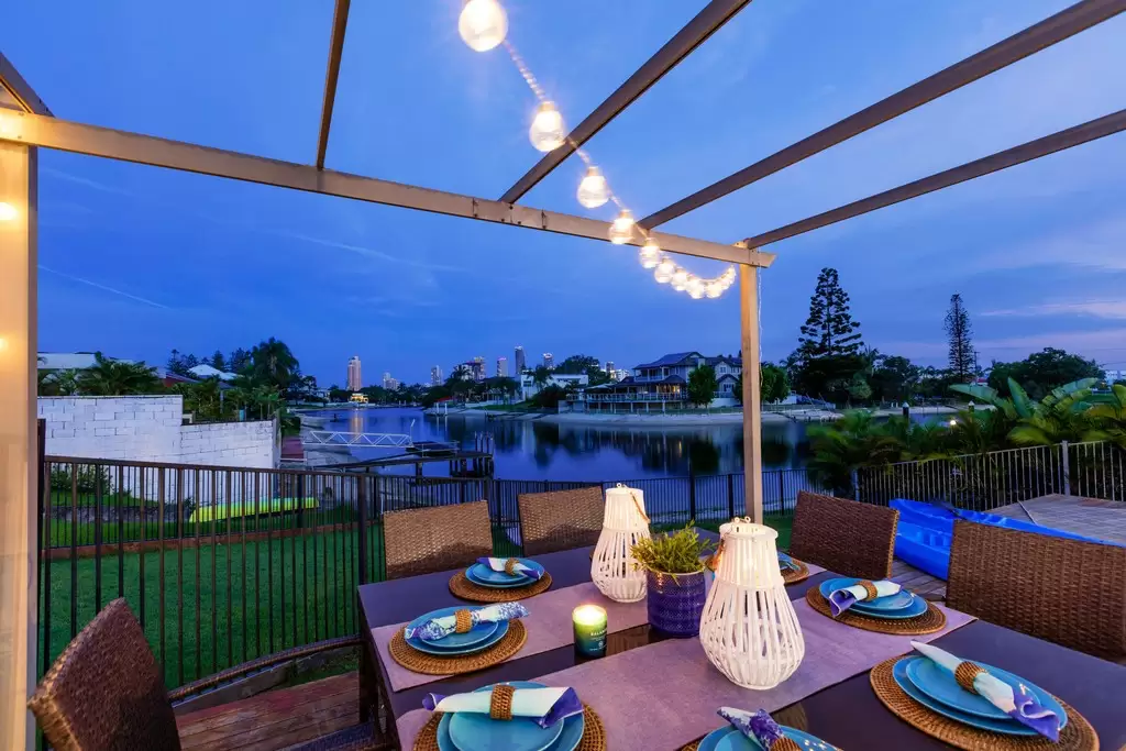 42 Rio Vista Boulevard, Broadbeach Waters Sold by Queensland Sotheby's International Realty - image 1
