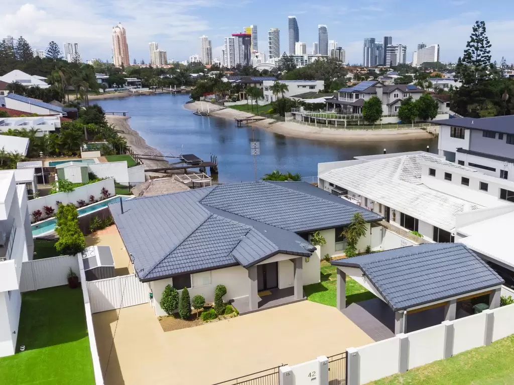 42 Rio Vista Boulevard, Broadbeach Waters Sold by Queensland Sotheby's International Realty - image 1