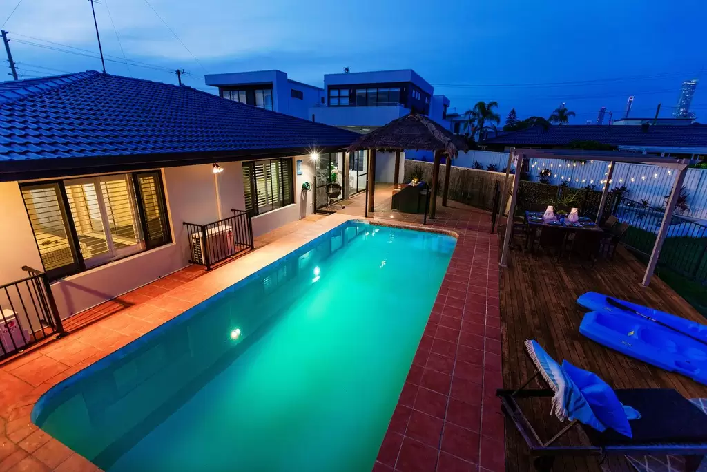 42 Rio Vista Boulevard, Broadbeach Waters Sold by Queensland Sotheby's International Realty - image 1